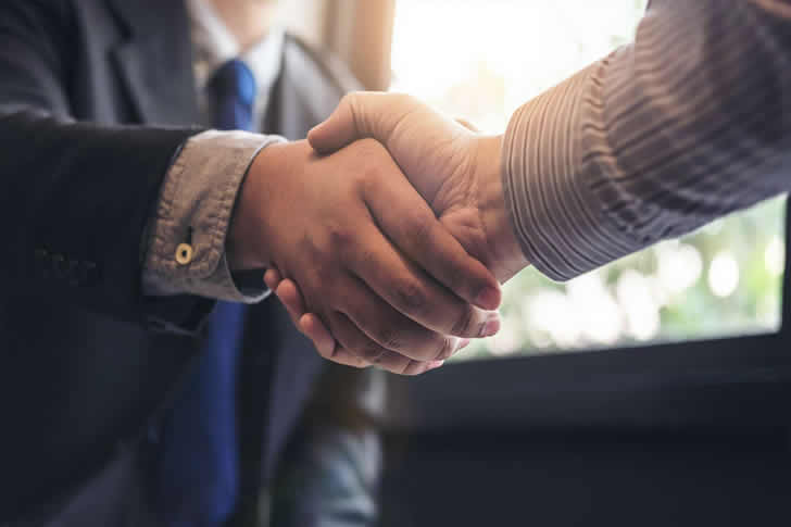 Master the Art of a Perfect Handshake