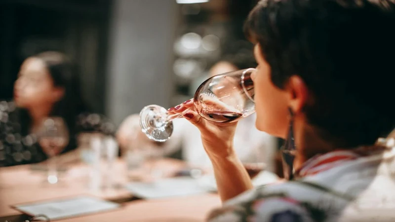 Discover Santa's Secrets for Enjoying Drinks and Outsmarting Hangovers!